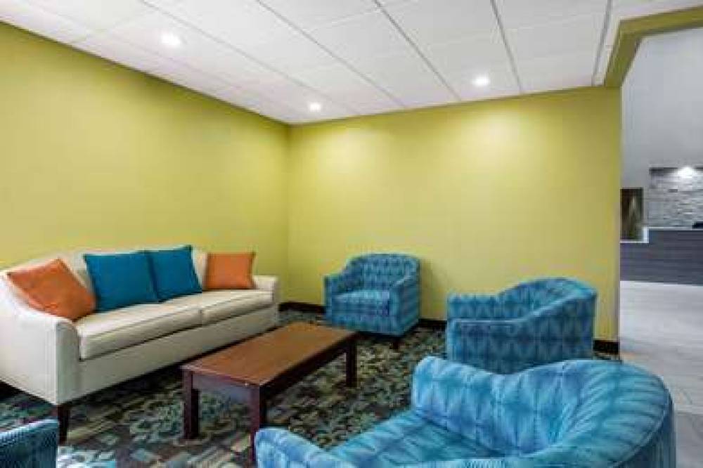 QUALITY INN & SUITES ARNOLD - ST LO 6