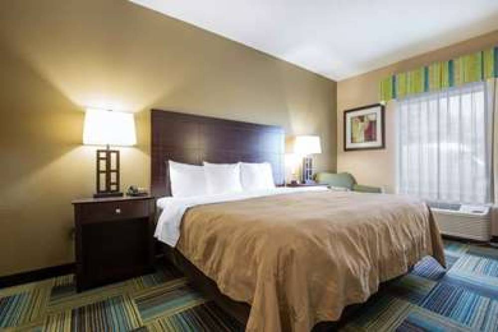 QUALITY INN & SUITES ARNOLD - ST LO 7