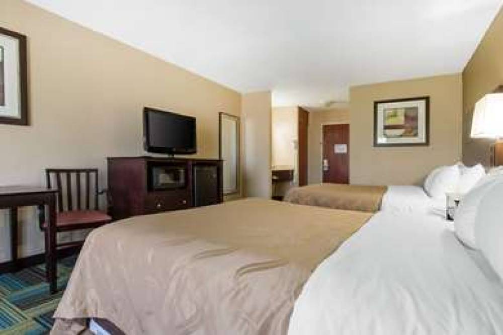 QUALITY INN & SUITES ARNOLD - ST LO 8