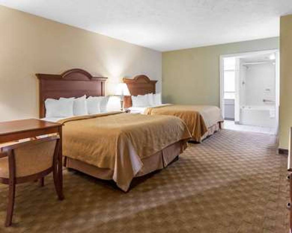 Quality Inn & Suites At Dollywood Lane 7