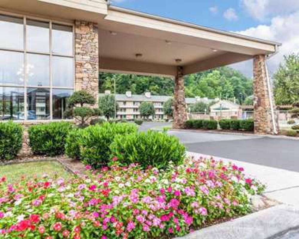 Quality Inn & Suites At Dollywood Lane 2