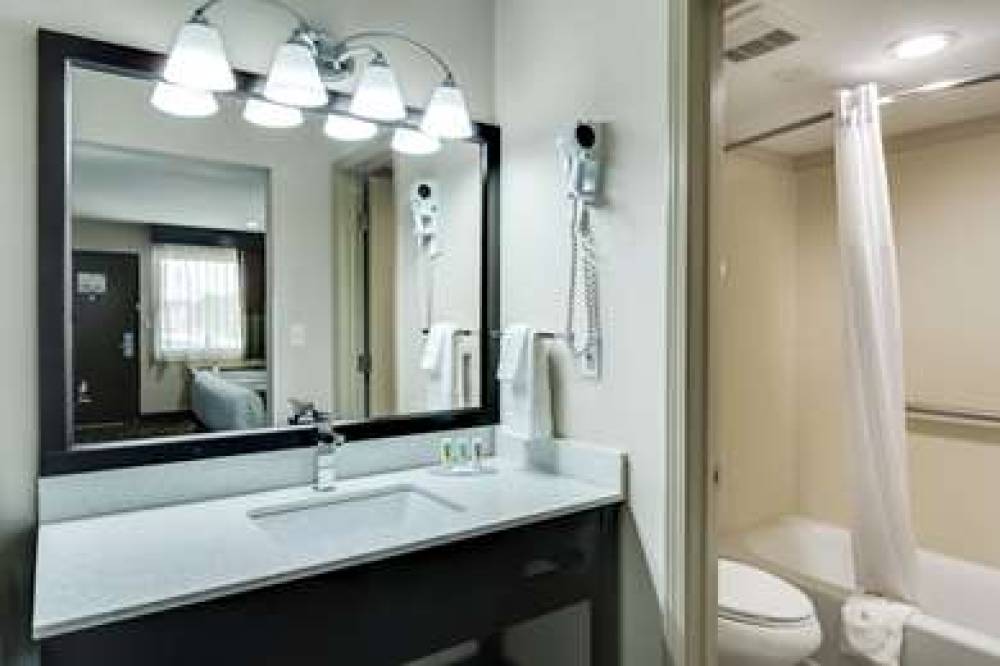 Quality Inn & Suites Athens University Area 7