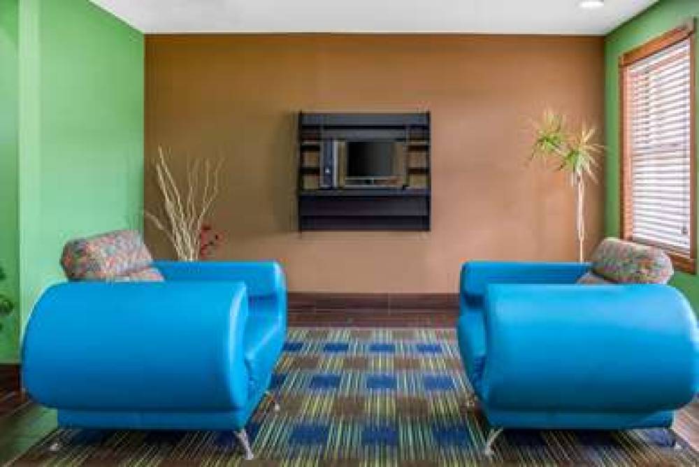 Quality Inn & Suites Bedford West 9