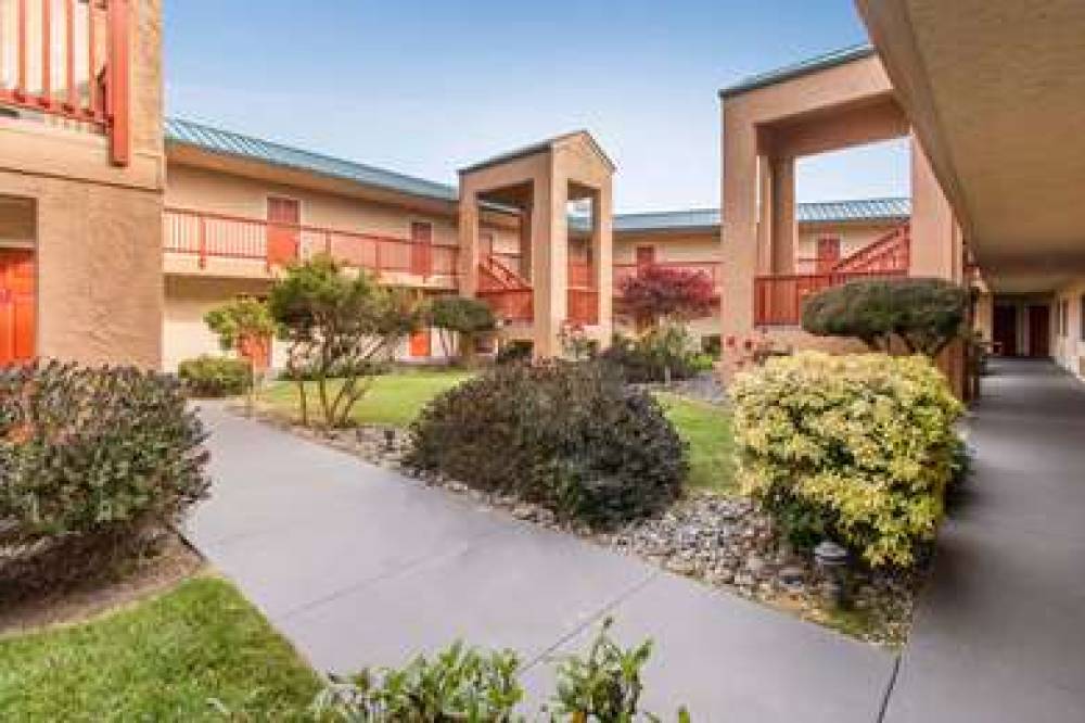 Quality Inn & Suites Crescent City Redwood Coast