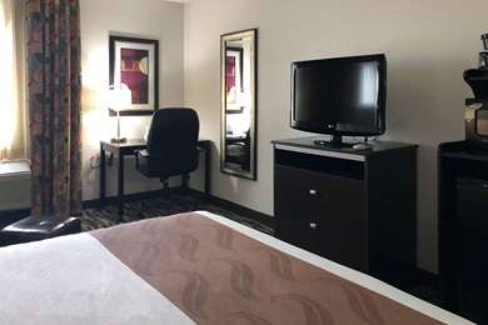 Quality Inn & Suites Denver International Airport 7