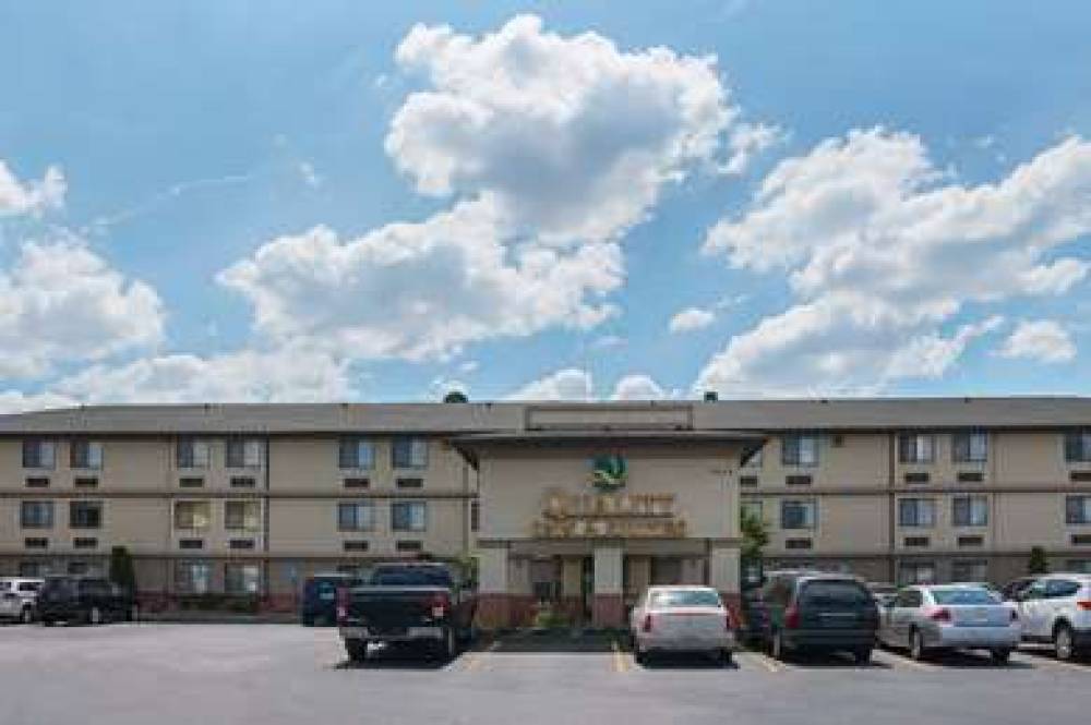 QUALITY INN & SUITES DETROIT METRO 1