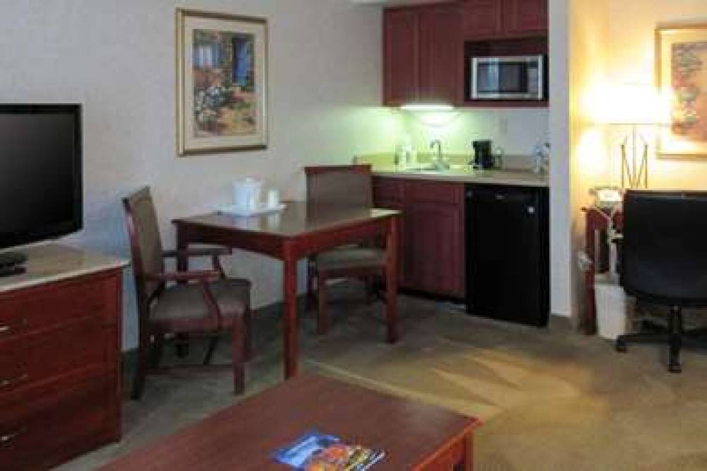 Quality Inn & Suites Downtown - University Area 6