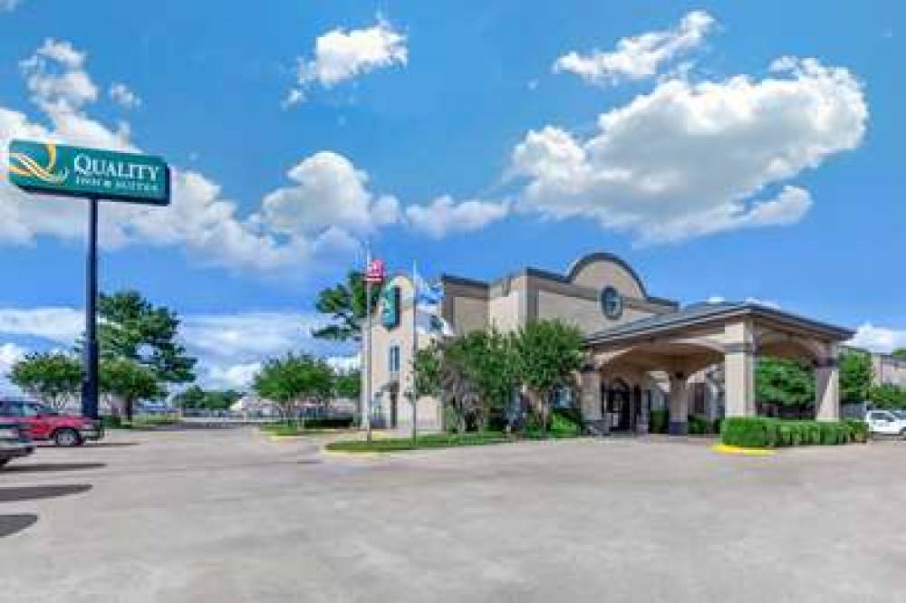 QUALITY INN & SUITES DURANT 2