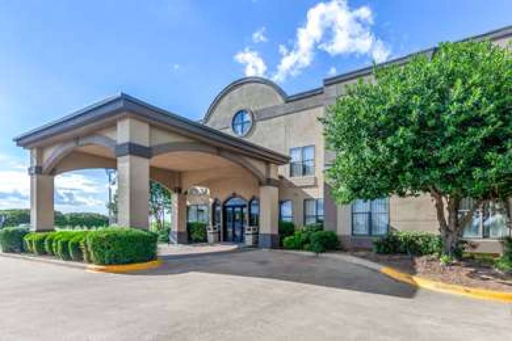 QUALITY INN & SUITES DURANT 1