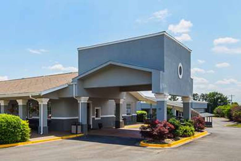 QUALITY INN & SUITES GREENVILLE - H 3