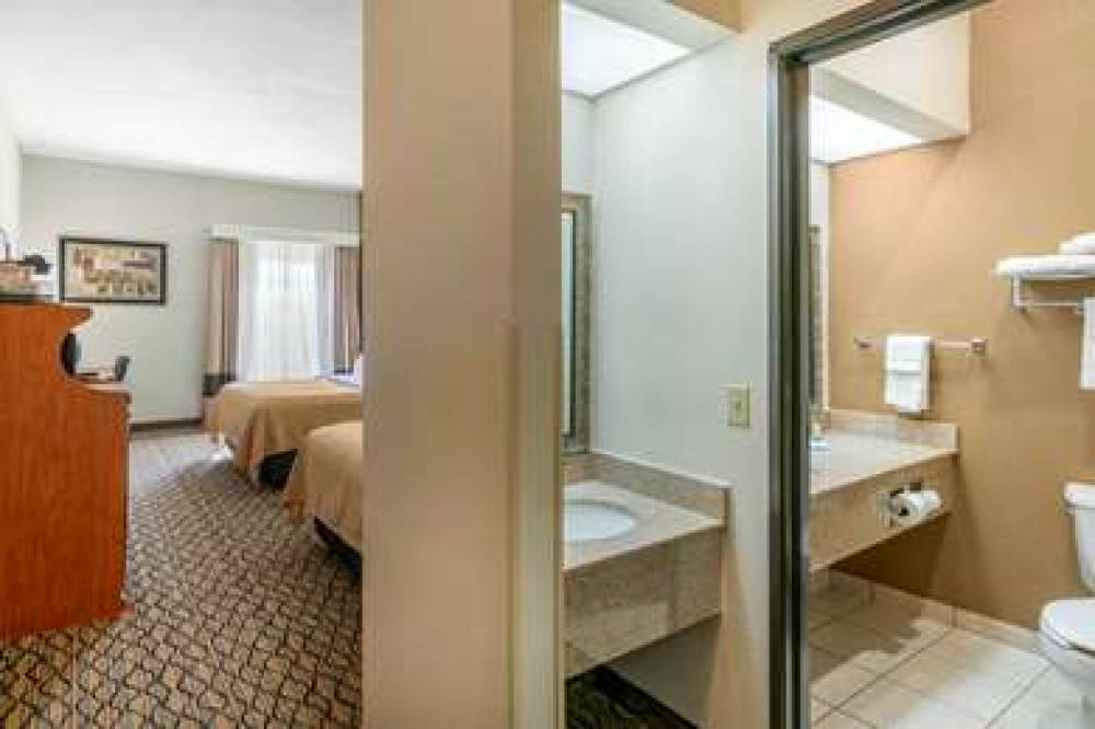 QUALITY INN & SUITES JEFFERSON CITY 8