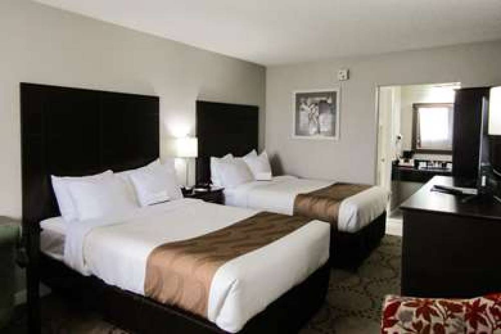 Quality Inn & Suites Kissimmee By The Lake 10