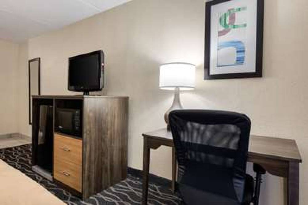 Quality Inn & Suites Lafayette I-65 7