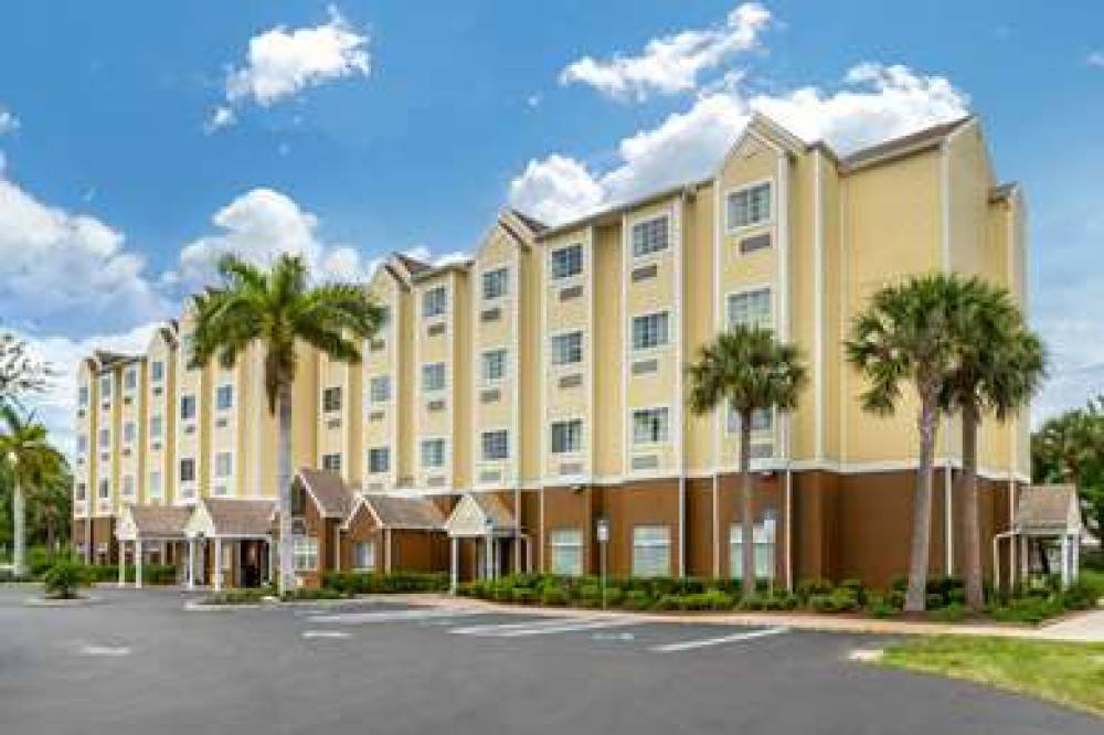 Quality Inn & Suites Lehigh Acres Fort Myers 1