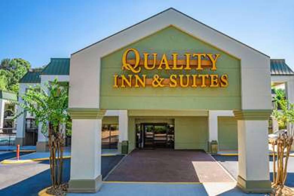 Quality Inn & Suites Near Six Flags