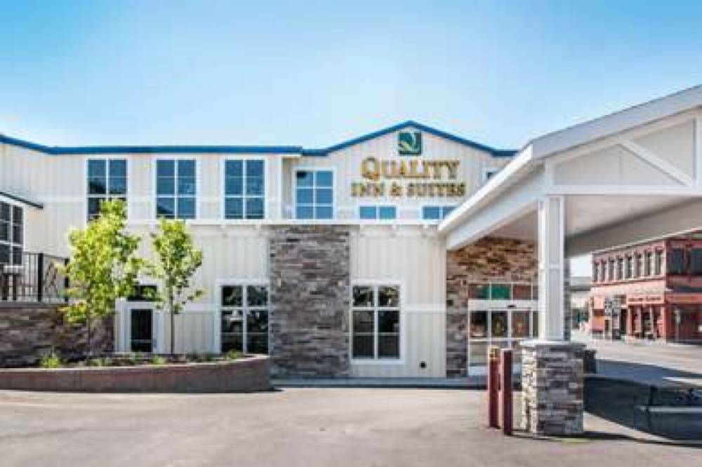 QUALITY INN & SUITES 1