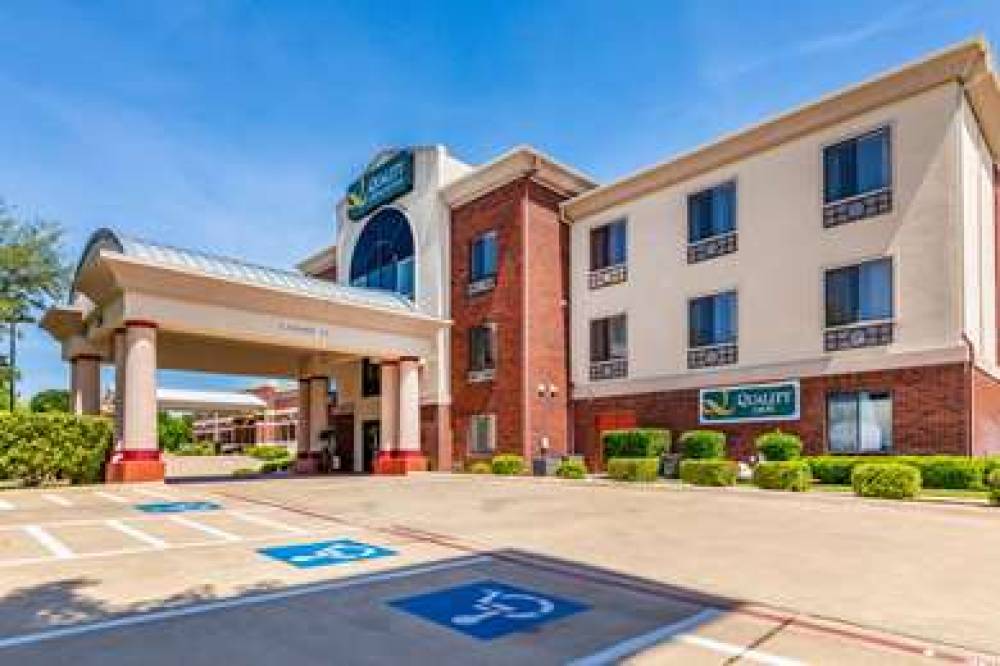 QUALITY INN & SUITES 2