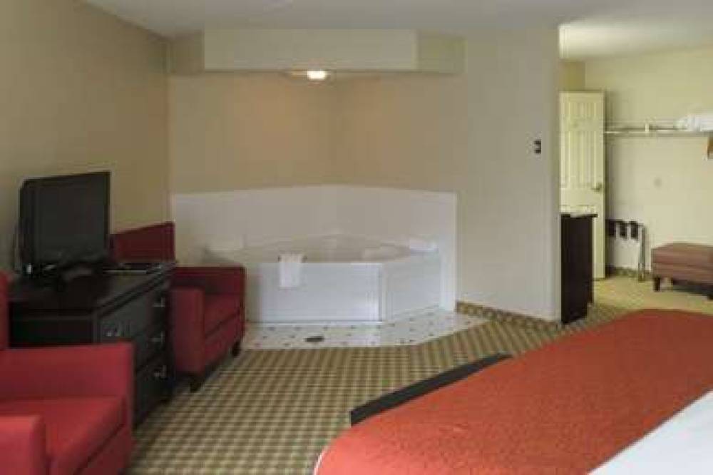 QUALITY INN & SUITES 6