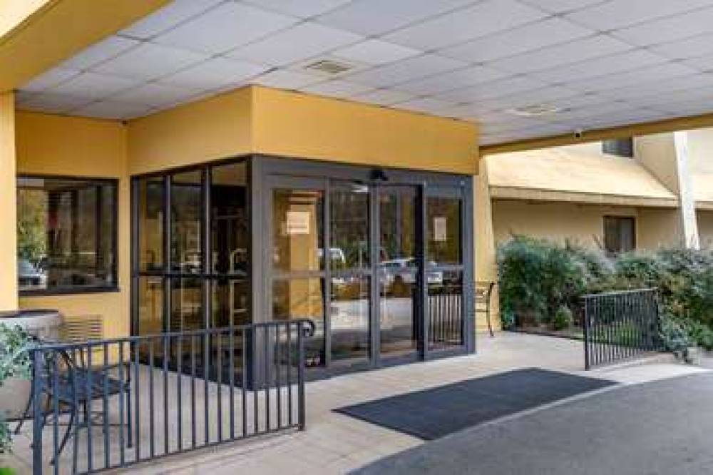 QUALITY INN & SUITES RALEIGH DURHAM 3