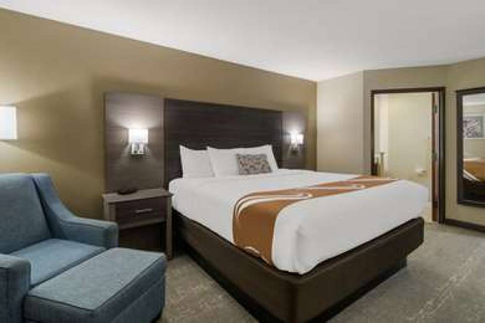 QUALITY INN & SUITES ROANOKE - FORT 7