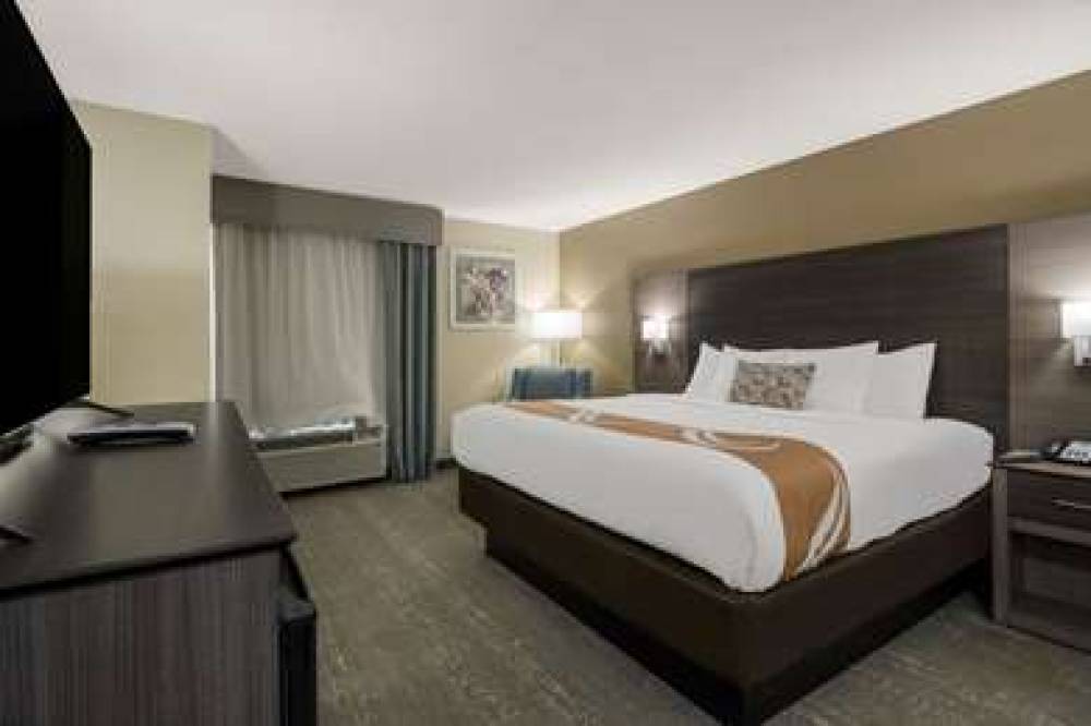 QUALITY INN & SUITES ROANOKE - FORT 6