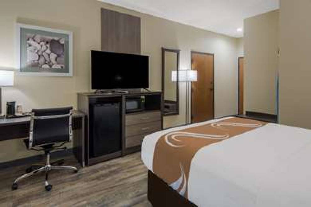 QUALITY INN & SUITES ROANOKE - FORT 10