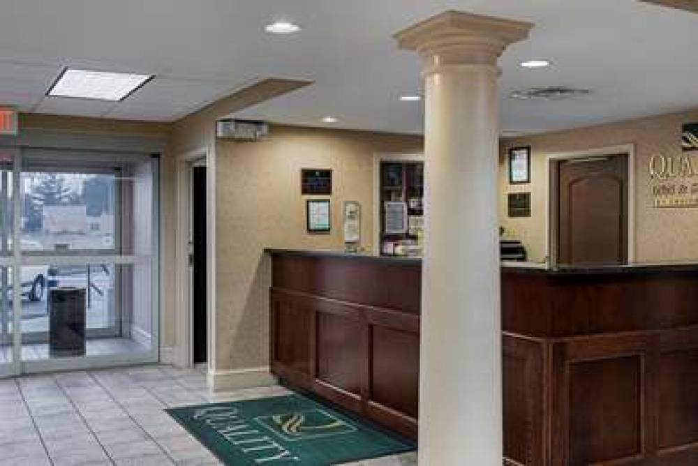 Quality Inn & Suites Skyways 7