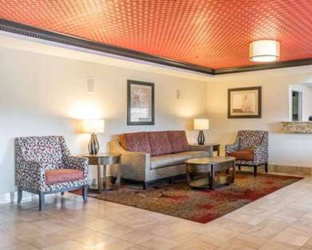 Quality Inn & Suites University/Airport 5