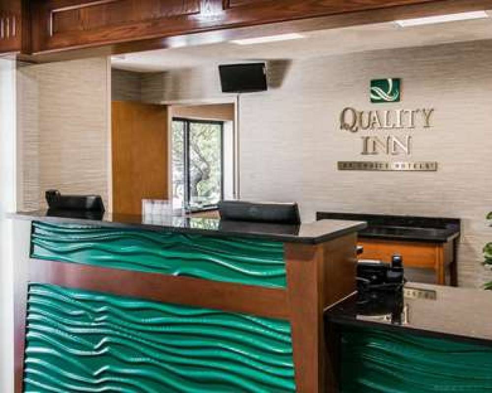 QUALITY INN & SUITES WARREN - DETRO 6