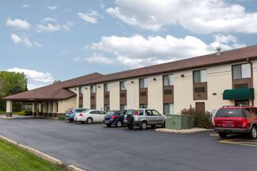 Quality Inn Sycamore - DeKalb 2