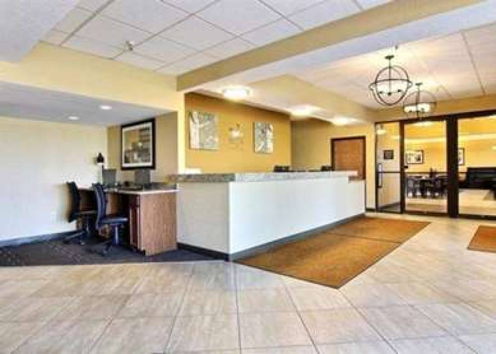 QUALITY INN THIEF RIVER FALLS 4