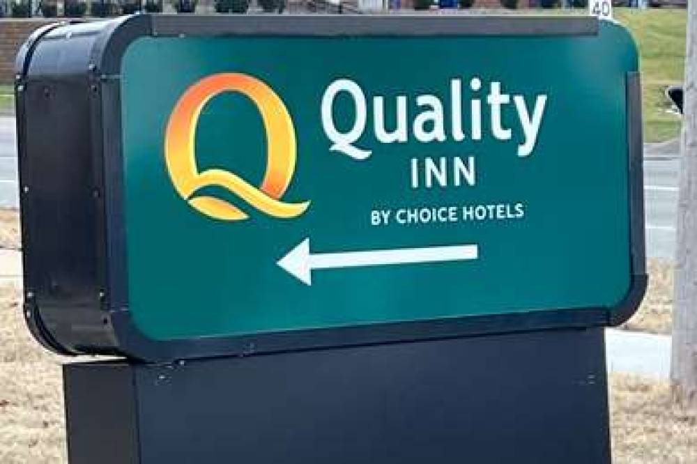 Quality Inn Topeka 3