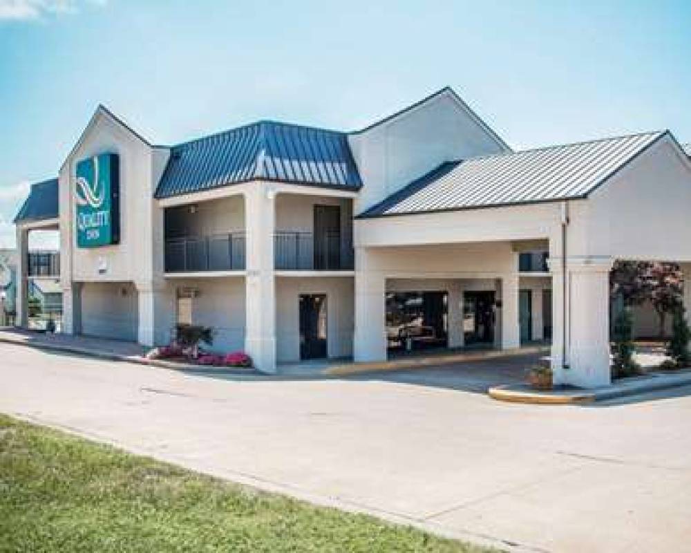 Quality Inn - US65 @ East Battlefield Road 3