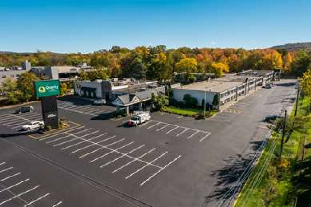 QUALITY INN WAYNE - FAIRFIELD AREA 3