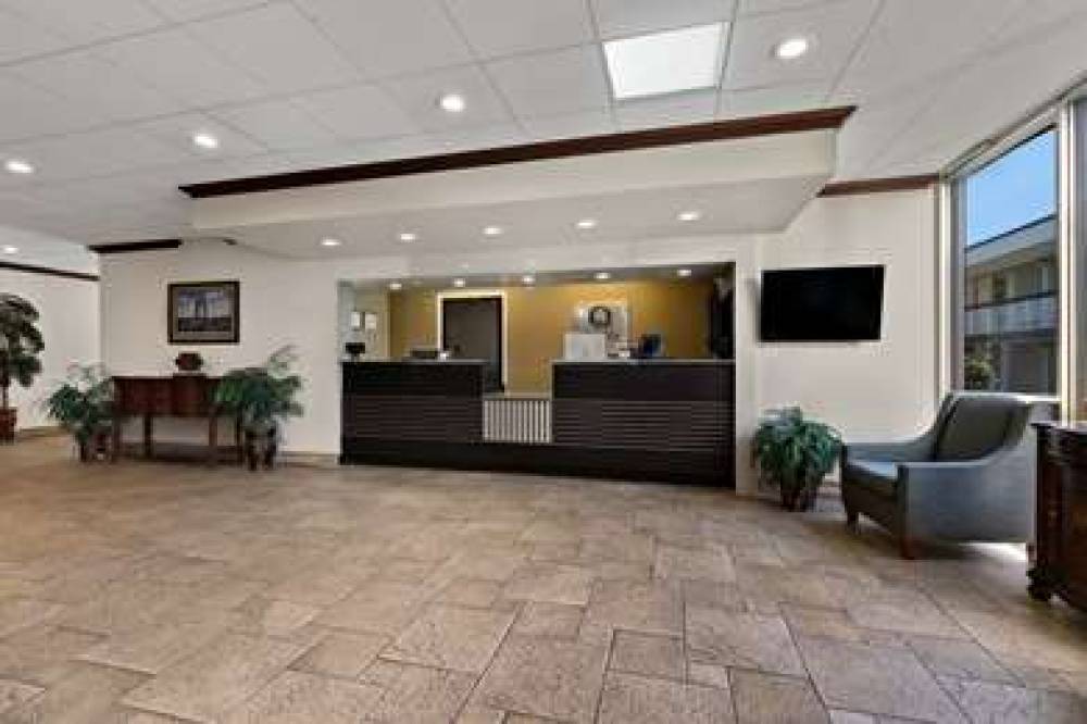 QUALITY INN WAYNE - FAIRFIELD AREA 8