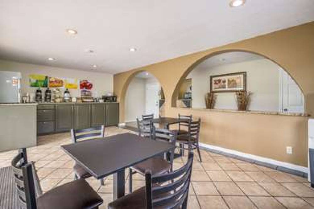 QUALITY INN WHITE SPRINGS SUWANEE 8