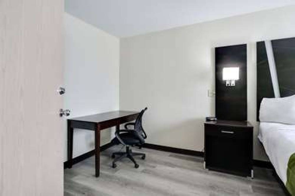 Quality Suites Albuquerque 9