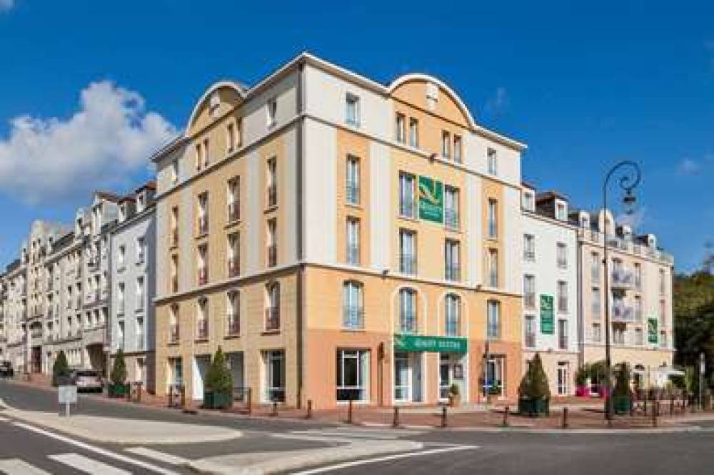 QUALITY SUITES MAISONS-LAFFITTE PAR 1