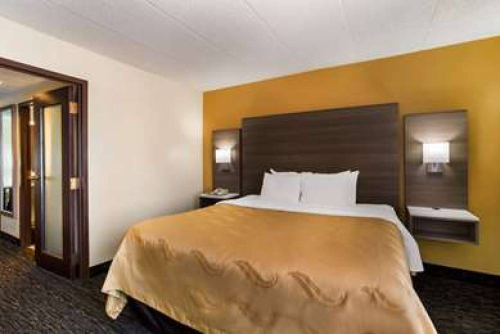 Quality Suites Milwaukee Airport 8