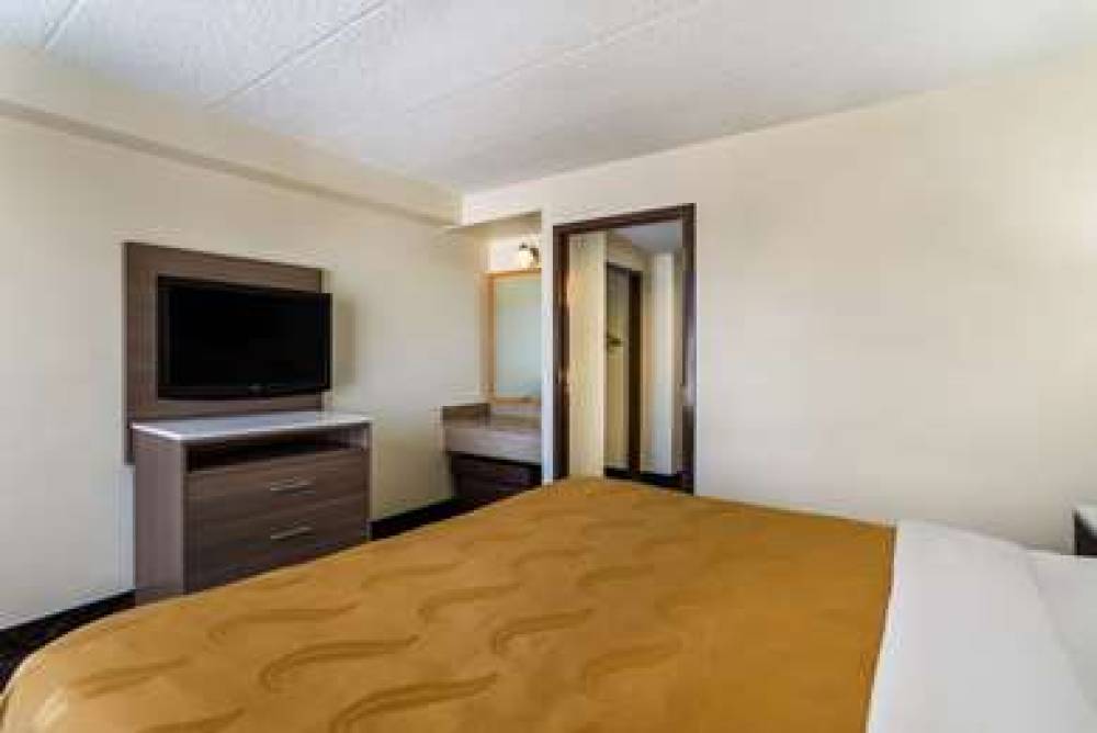 Quality Suites Milwaukee Airport 9