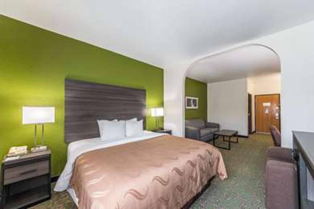 Quality Suites San Antonio 9