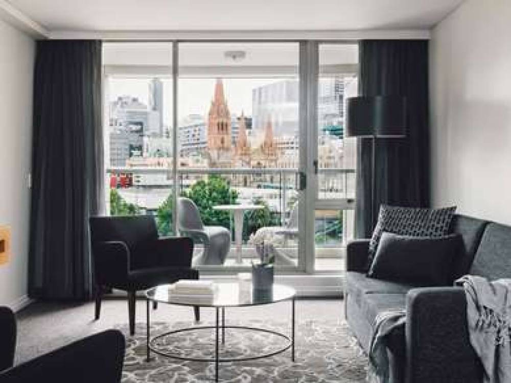 Quay West Suites Melbourne 2