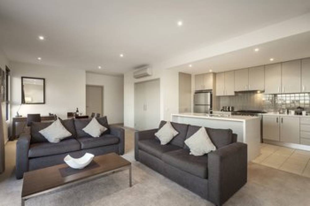 QUEST GLEN WAVERLEY 6