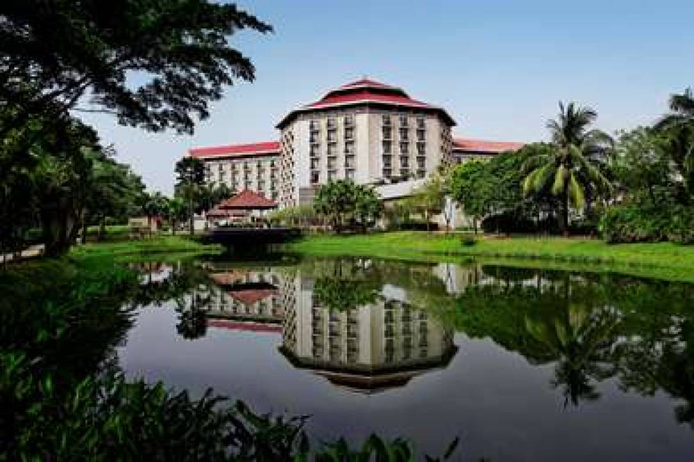 Radisson Blu Dhaka Water Garden