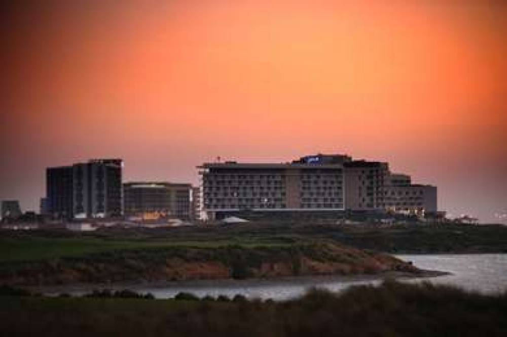 Radisson Blu Hotel, Abu Dhabi Yas Island 4