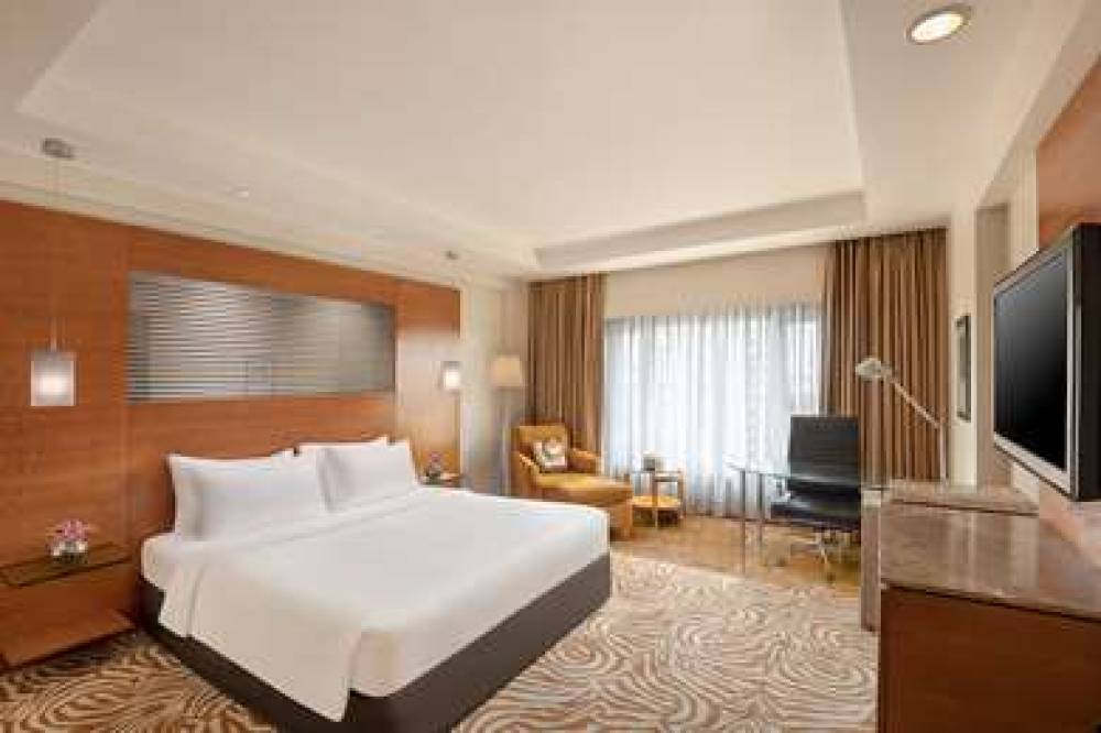 Radisson Blu Hotel Ahmedabad 8