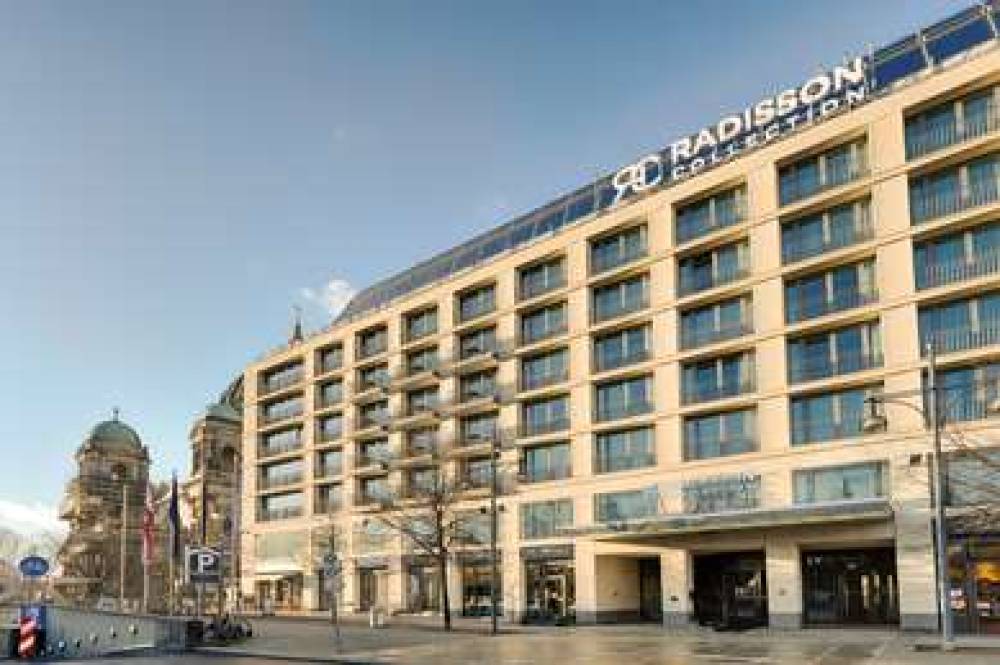 Radisson Blu Hotel, Berlin 1