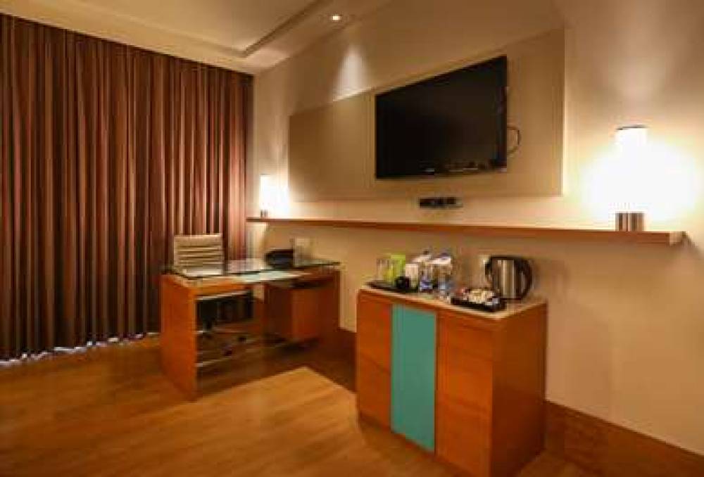 Radisson Blu Hotel Chennai City Centre 9