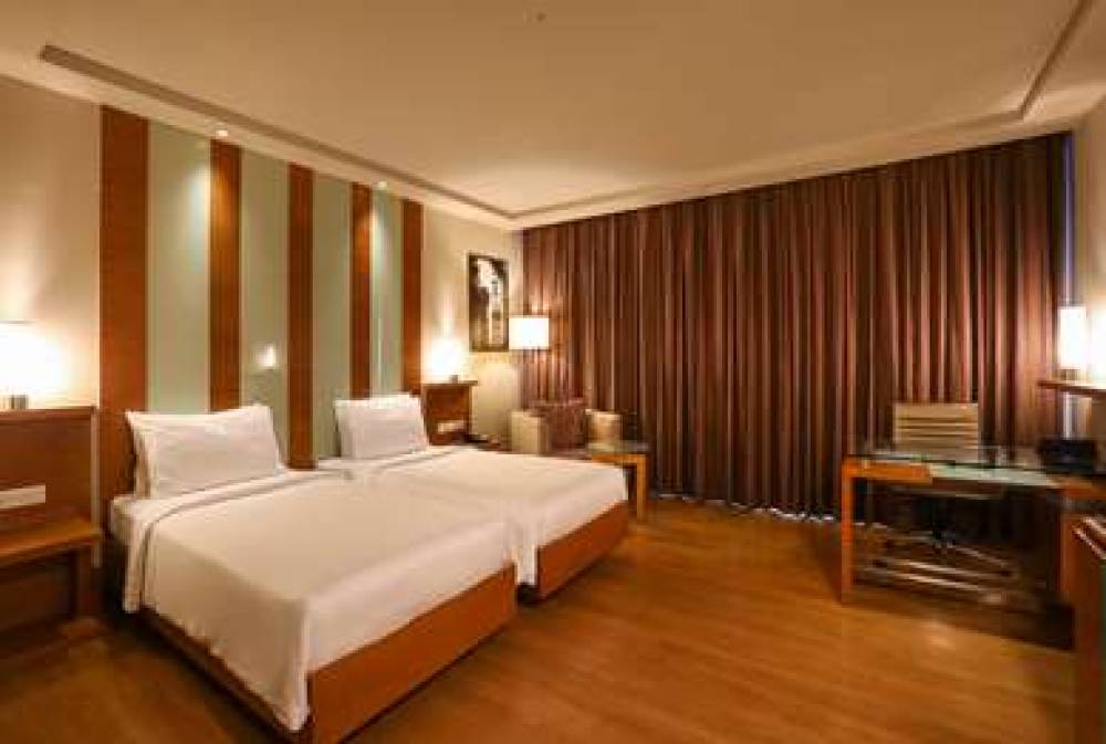 Radisson Blu Hotel Chennai City Centre 8