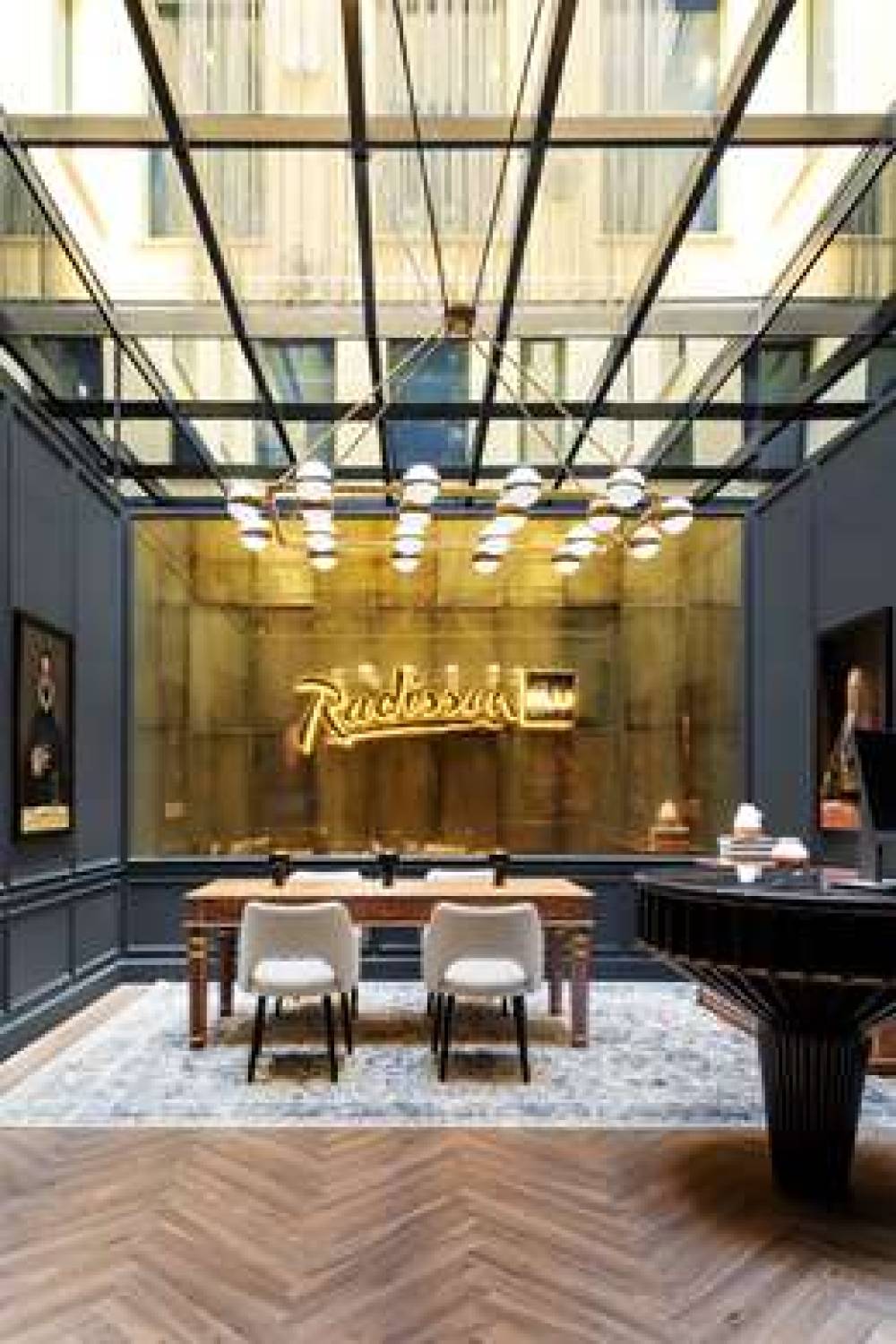 Radisson Blu Hotel, Madrid Prado 5